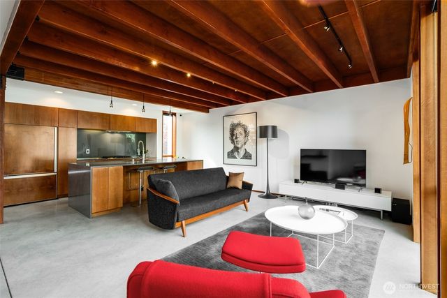209 12th Ave E, Seattle, WA 98102