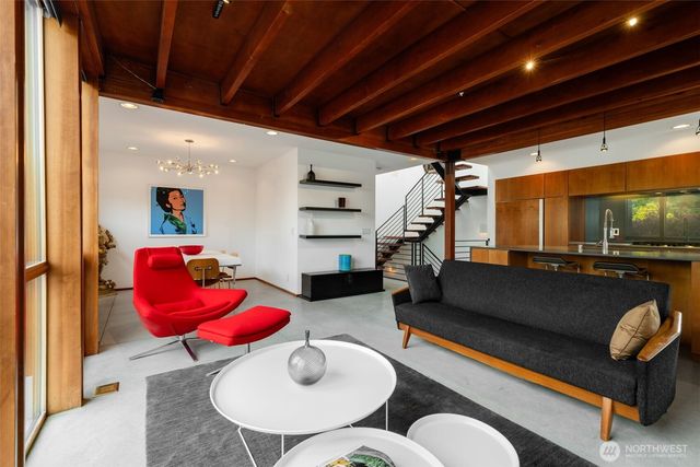 209 12th Ave E, Seattle, WA 98102