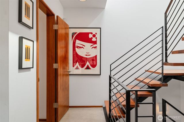 209 12th Ave E, Seattle, WA 98102