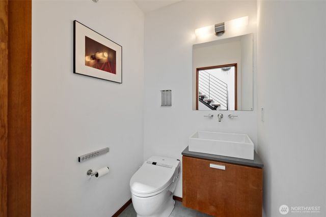 209 12th Ave E, Seattle, WA 98102