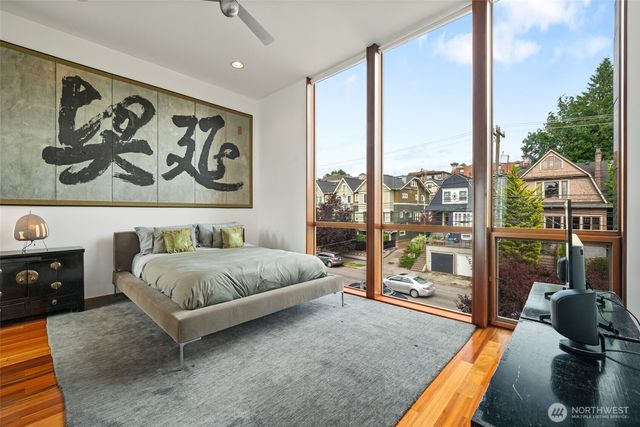 209 12th Ave E, Seattle, WA 98102