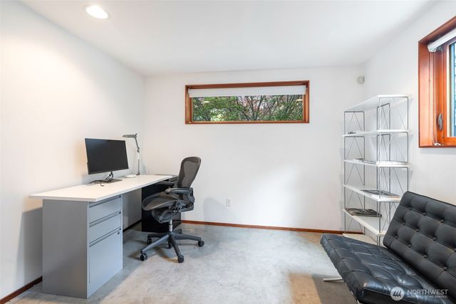 209 12th Ave E, Seattle, WA 98102