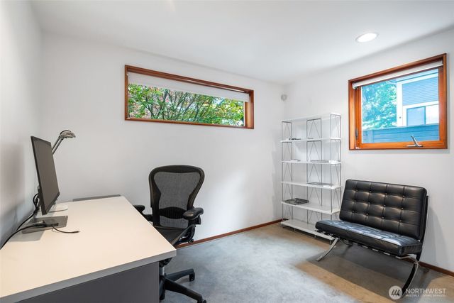 209 12th Ave E, Seattle, WA 98102
