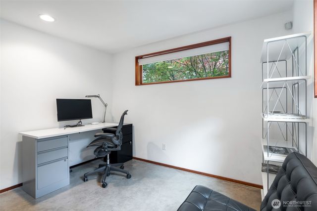 209 12th Ave E, Seattle, WA 98102