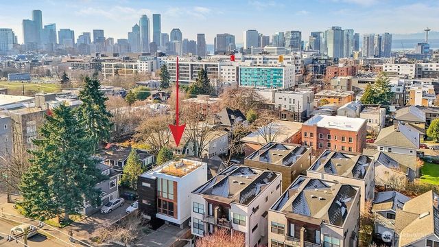 209 12th Ave E, Seattle, WA 98102