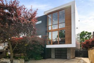 209 12th Ave E, Seattle, WA 98102