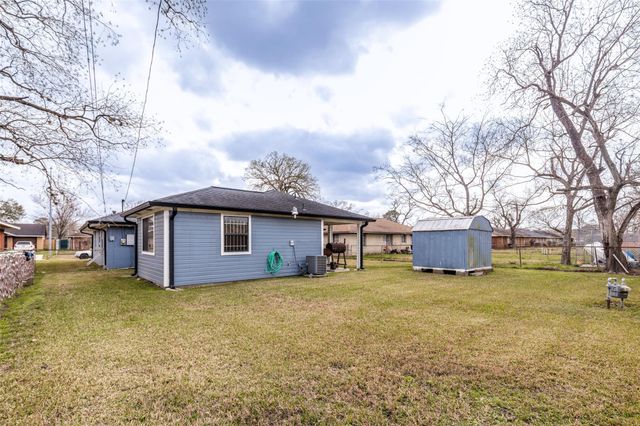 9101 NE Homewood Lane NE, Houston, TX 77078