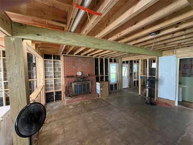 94 Trout Street, Palacios, TX 77465