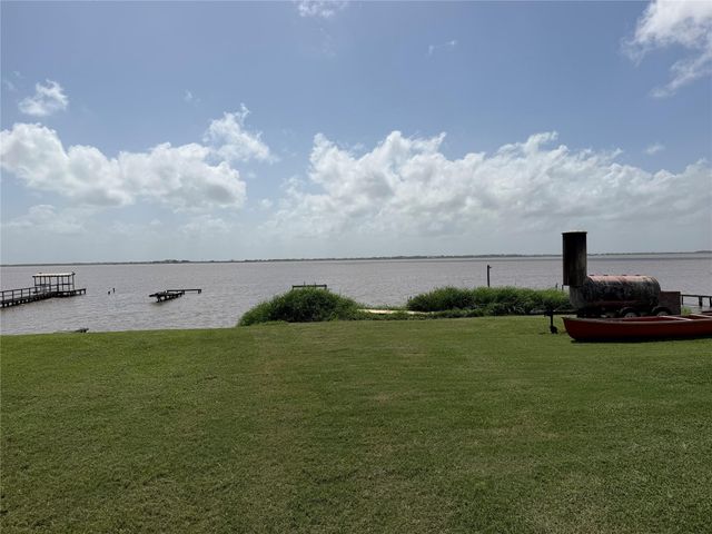 94 Trout Street, Palacios, TX 77465