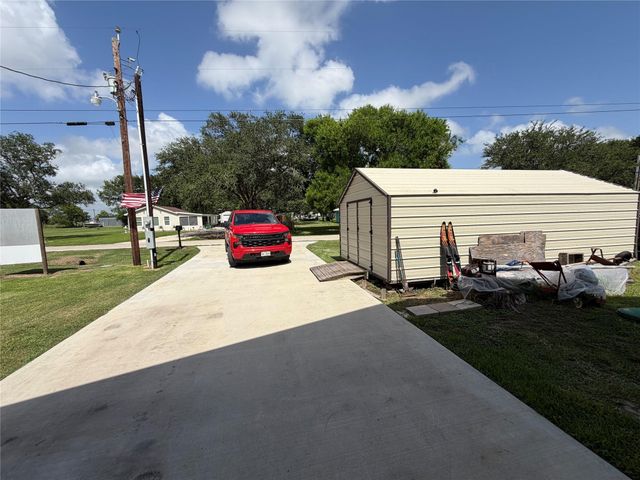 94 Trout Street, Palacios, TX 77465