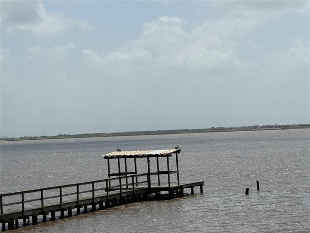 94 Trout Street, Palacios, TX 77465