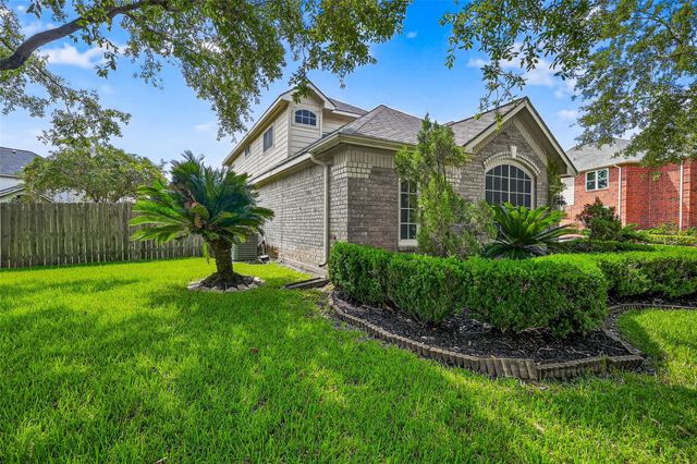 4722 Plato Park Drive, Sugar Land, TX 77479