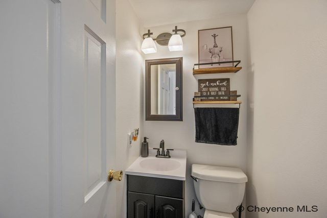 921 ARAPAHO ST, Cheyenne, WY 82009