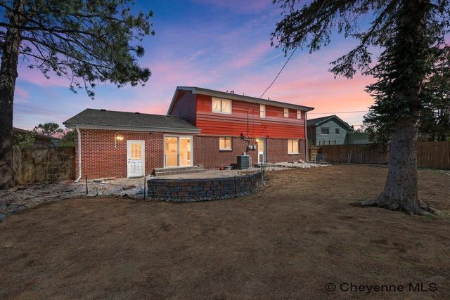 921 ARAPAHO ST, Cheyenne, WY 82009
