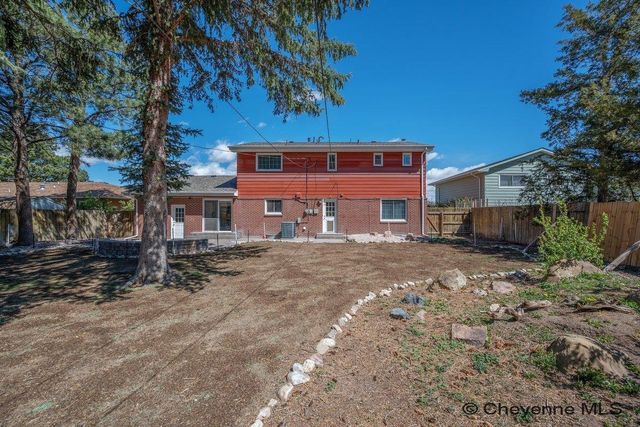 921 ARAPAHO ST, Cheyenne, WY 82009