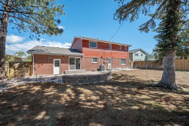 921 ARAPAHO ST, Cheyenne, WY 82009