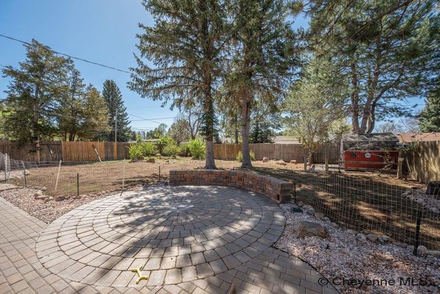 921 ARAPAHO ST, Cheyenne, WY 82009