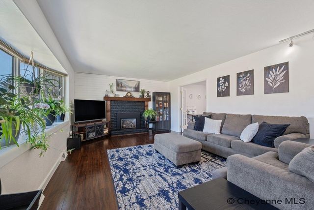 921 ARAPAHO ST, Cheyenne, WY 82009