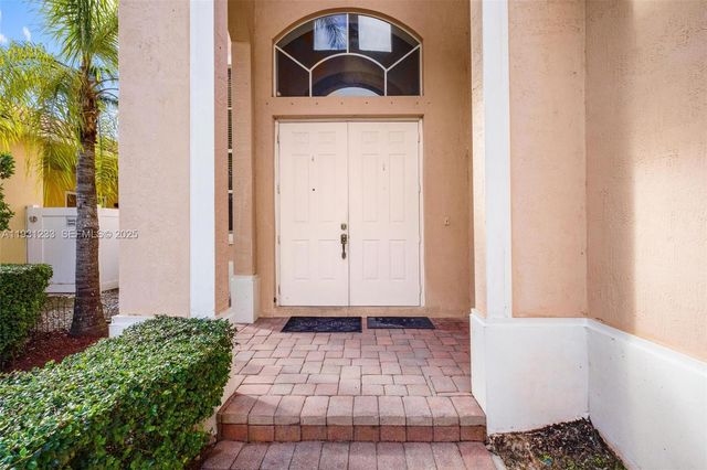 2242 NE 41st Ave, Homestead, FL 33033