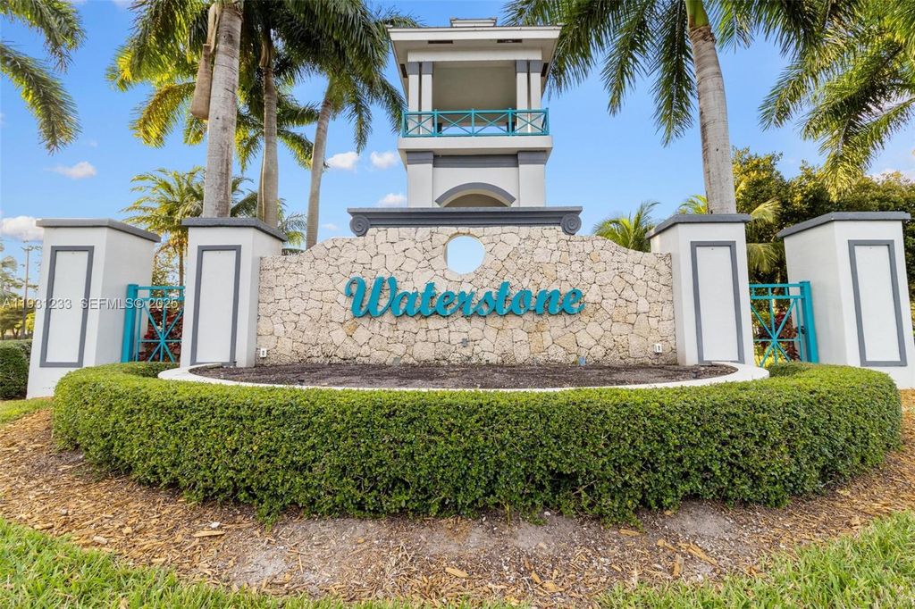 2242 NE 41st Ave, Homestead, FL 33033