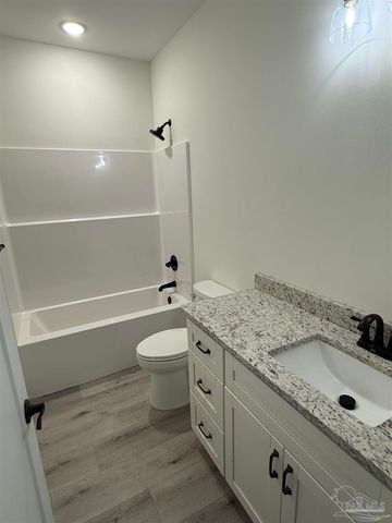 8636 Messick St A, Pensacola, FL 32534