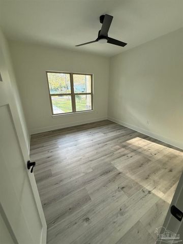 8636 Messick St A, Pensacola, FL 32534