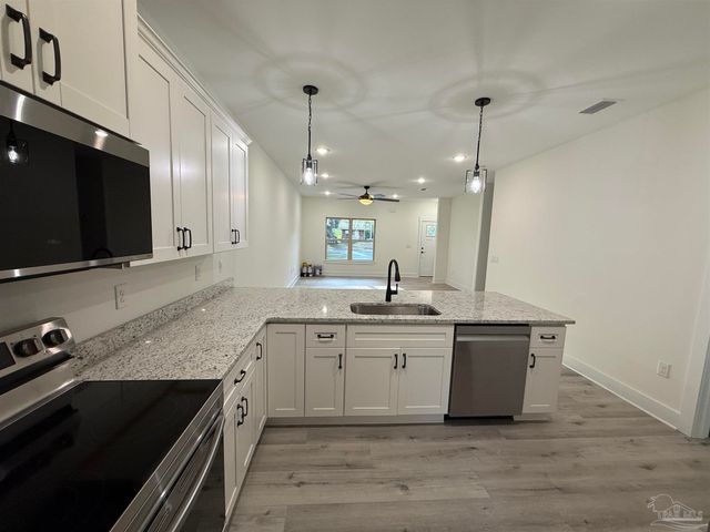 8636 Messick St A, Pensacola, FL 32534