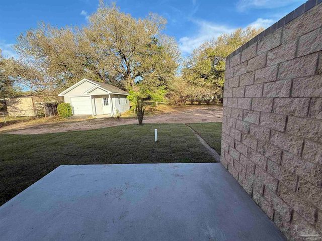 8636 Messick St A, Pensacola, FL 32534