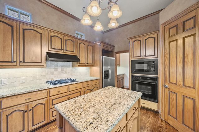 5 Tennis Village Drive, Heath, TX 75032