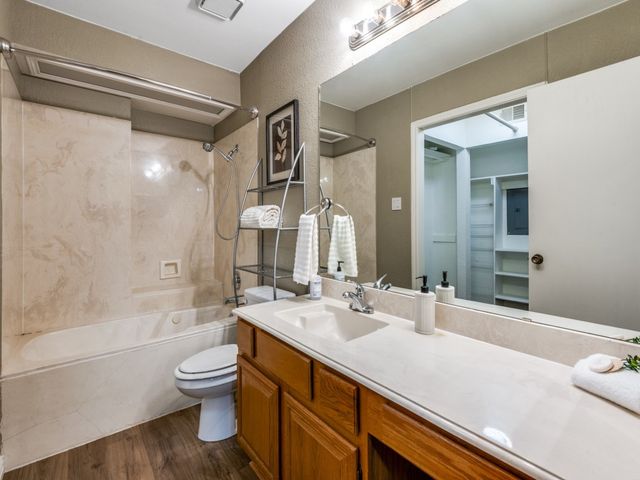 18040 Midway Road 189, Dallas, TX 75287