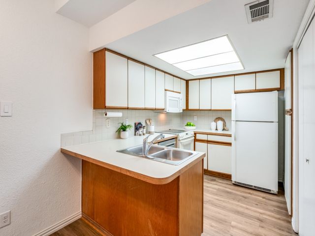 18040 Midway Road 189, Dallas, TX 75287