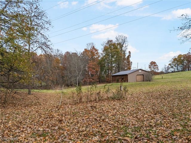 2081 Waynesburg Road NW, Carrollton, OH 44615