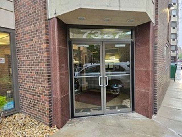 7337 S South Shore Drive 514, Chicago, IL 60649