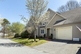 4 Bishops Park, Mashpee, MA 02649