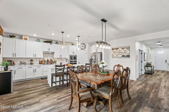 12897 LOGANS WALK Lane, Jacksonville, FL 32218