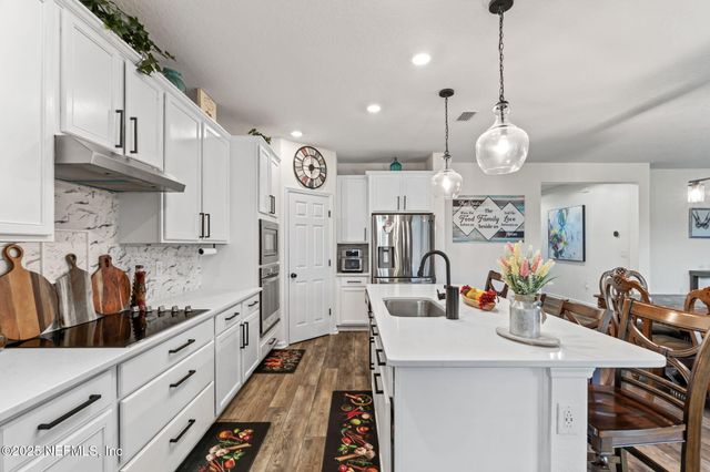 12897 LOGANS WALK Lane, Jacksonville, FL 32218