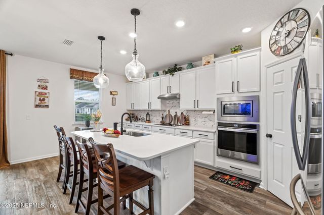 12897 LOGANS WALK Lane, Jacksonville, FL 32218