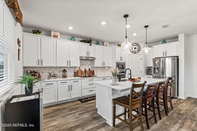 12897 LOGANS WALK Lane, Jacksonville, FL 32218