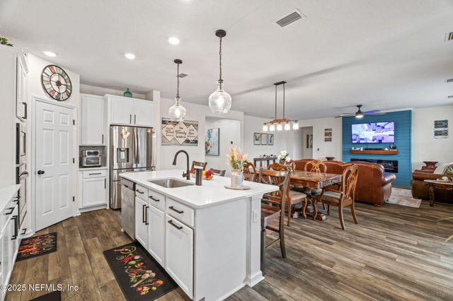 12897 LOGANS WALK Lane, Jacksonville, FL 32218