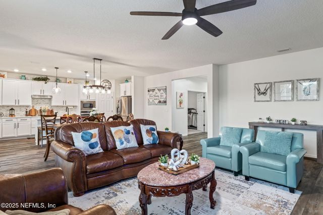 12897 LOGANS WALK Lane, Jacksonville, FL 32218