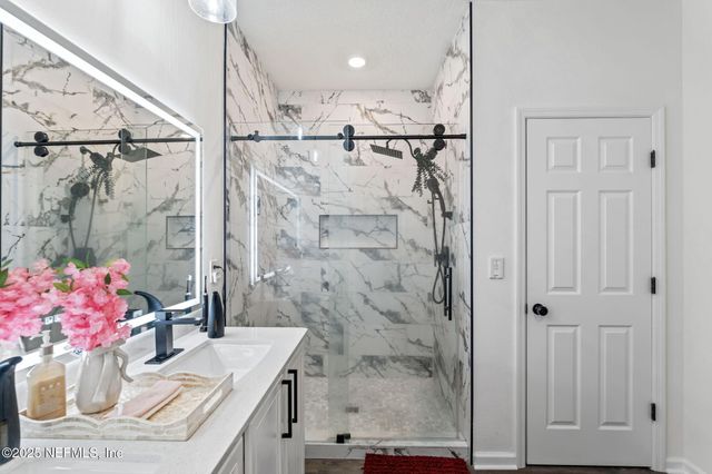 12897 LOGANS WALK Lane, Jacksonville, FL 32218