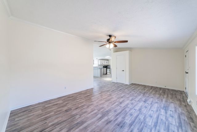 11327 N 550 E 7, Demotte, IN 46310