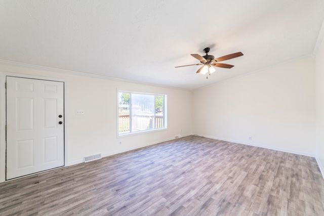 11327 N 550 E 7, Demotte, IN 46310