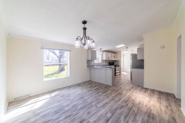 11327 N 550 E 7, Demotte, IN 46310