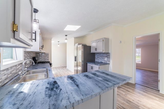 11327 N 550 E 7, Demotte, IN 46310