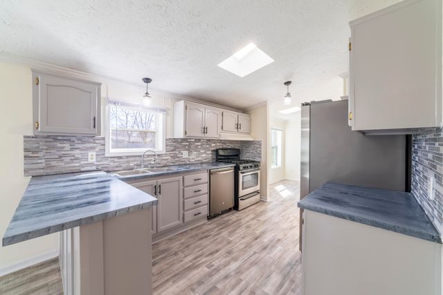 11327 N 550 E 7, Demotte, IN 46310