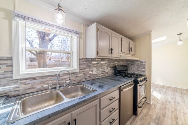 11327 N 550 E 7, Demotte, IN 46310