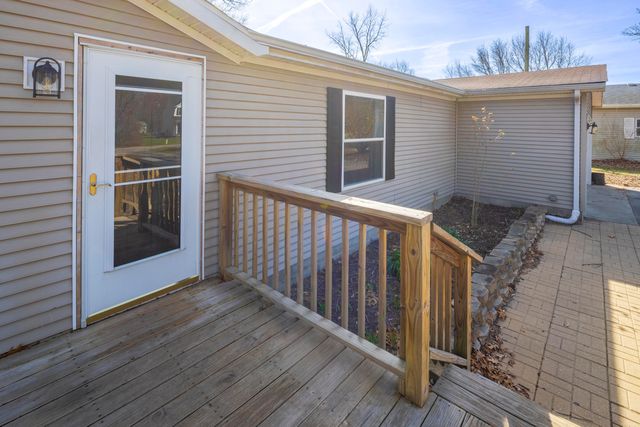 11327 N 550 E 7, Demotte, IN 46310