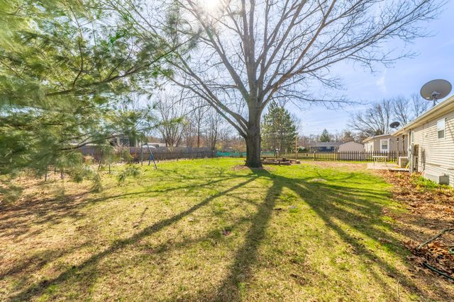 11327 N 550 E 7, Demotte, IN 46310