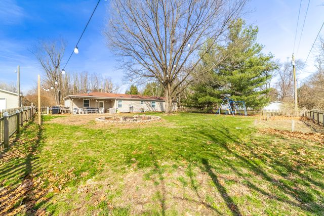 11327 N 550 E 7, Demotte, IN 46310